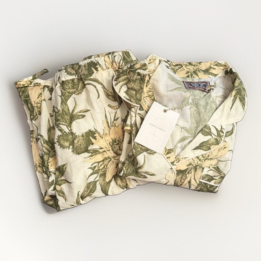 Desmond & Dempsey Brand New 100% Cotton High End Pajama Set Large